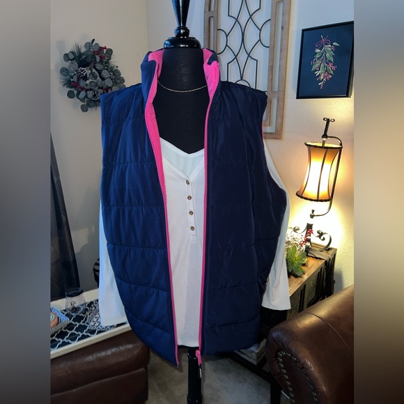 Reversible Navy/Hot Pink Vest - Picture 9 of 11